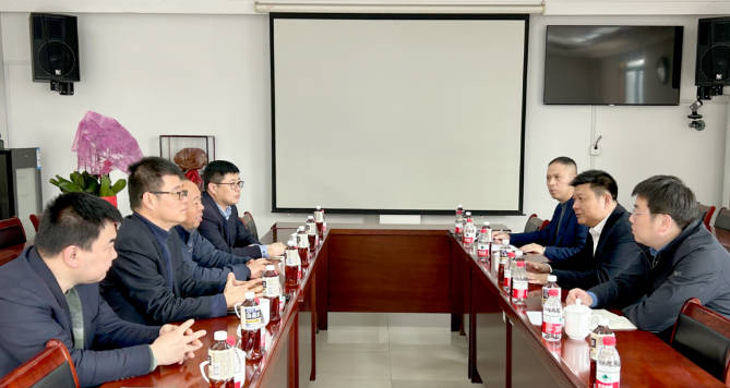 锡山区东北塘街道党工委书记卢益芳一行来访大明